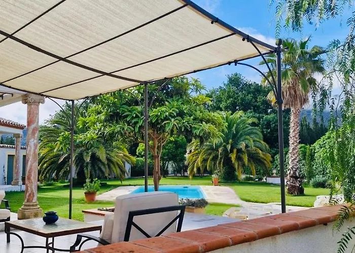 Climatisée Dans Mas Avec Piscine *